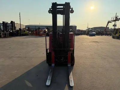 Used 2018 RAYMOND 425C35TT 3-Wheel Stand up Electric Counterbalance Forklifts Illinois US | Somerset Equipment Sales #1546217