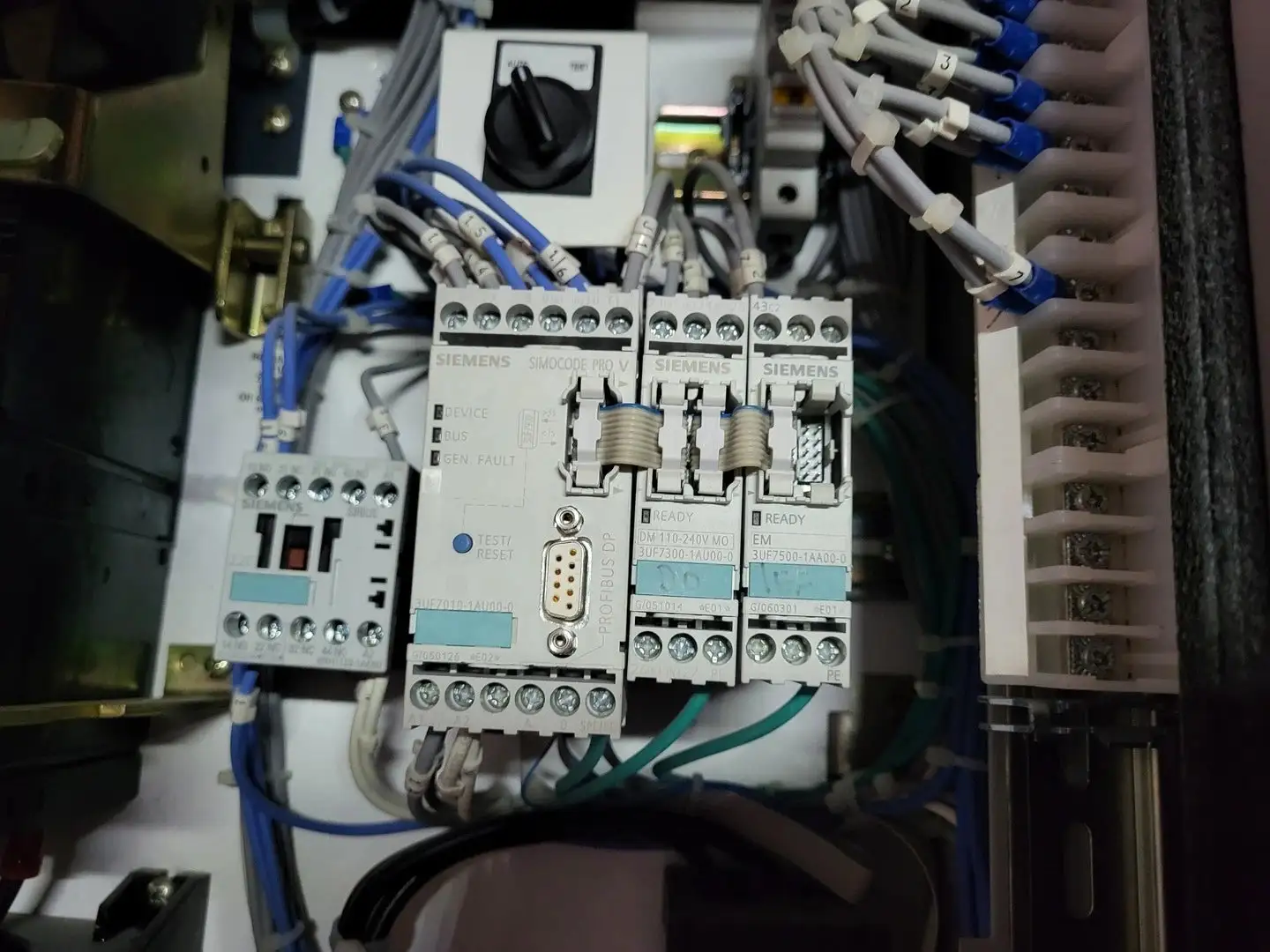 USED SIEMENS 3UF7300-1AU00-0