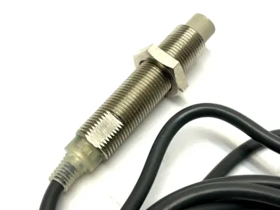 E2E2-X5MC1 | Omron  Proximity Sensor - Used
