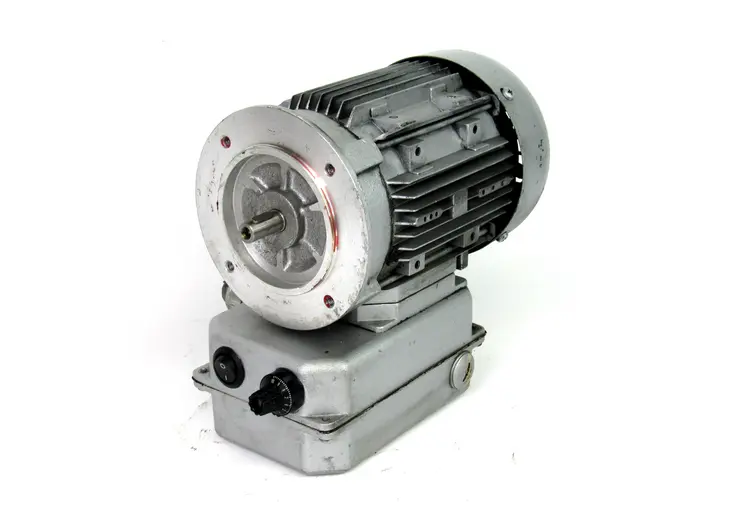 Used FLENDER TUBINGEN SAD06-K-QSFB63M4B Speed Reducers | Industrial Parts R Us Inc. #365702