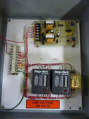 USED UNA-DYN CONTROL619
