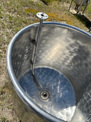 125 Gallon 304 Stanless Steel , Open Top Tank Dish Bottom Center Drain CIP ring