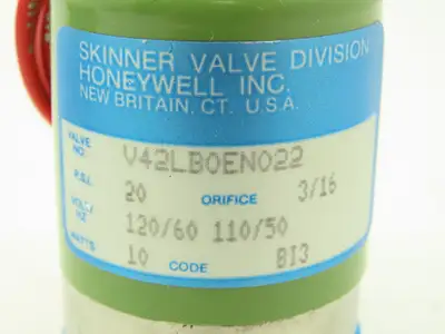Honeywell Skinner V42LB0EN022 Solenoid Valve 2-Way NC 120V 20 PSI 1/4" NPT