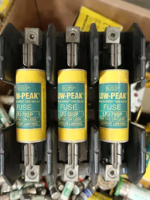 Used _UNKNOWN_ _UNKNOWN_ Fuses Ohio US | Aucto #1307579