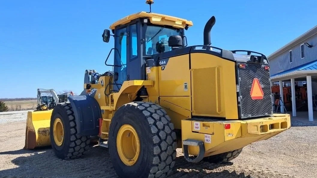 USED 2023 Deere 644 P-TIER