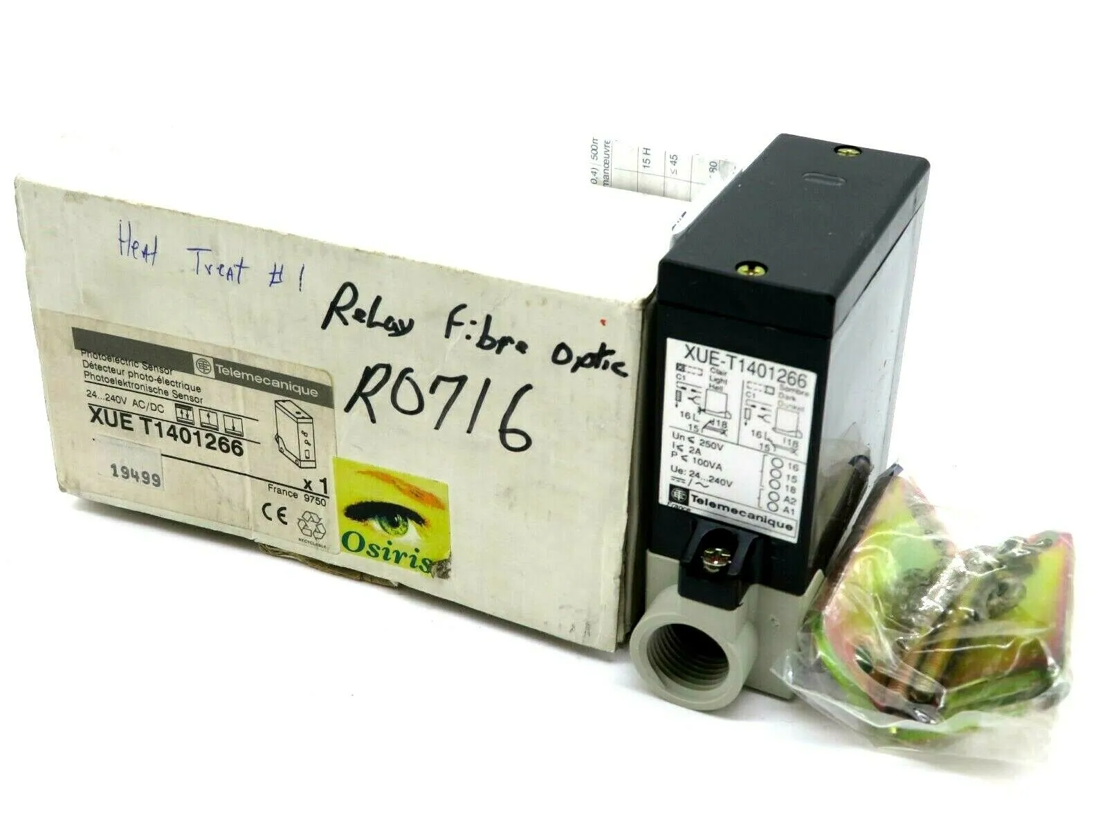 NEW TELEMECANIQUE XUE-T1401266 PHOTOELECTRIC SENSOR XUET1401266