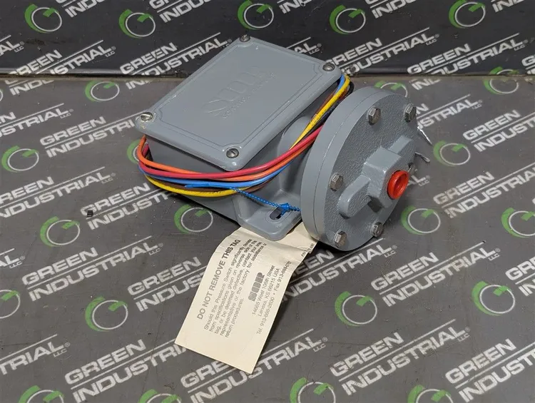 Used SOR, INC. _UNKNOWN_ Pressure Switches | Green Industrial #682334