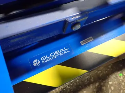 Global Industrial 44” Spring-actuated Pallet Positioner