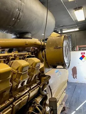 USED 1990 CATERPILLAR 3516A