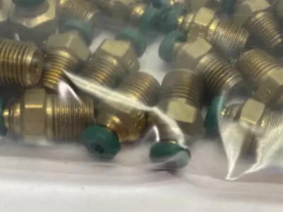 USED PARKER PRESTOLOK STRAIGHT FITTING 1/8" TO 1/8" MALE THREAD