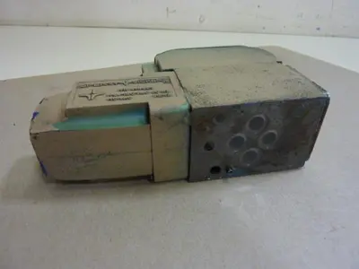 USED VICKERS DG4V30BWB12LH
