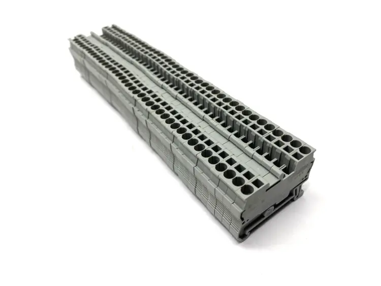 Used PHOENIX CONTACT FEED-THROUGH TERMINAL BLOCK ST 2,5 LOT OF 40 Terminal Blocks | Maverick Industrial Sales #1103396