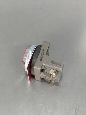 IDEC 604430-R Momentary Push Button Red Loc4E27