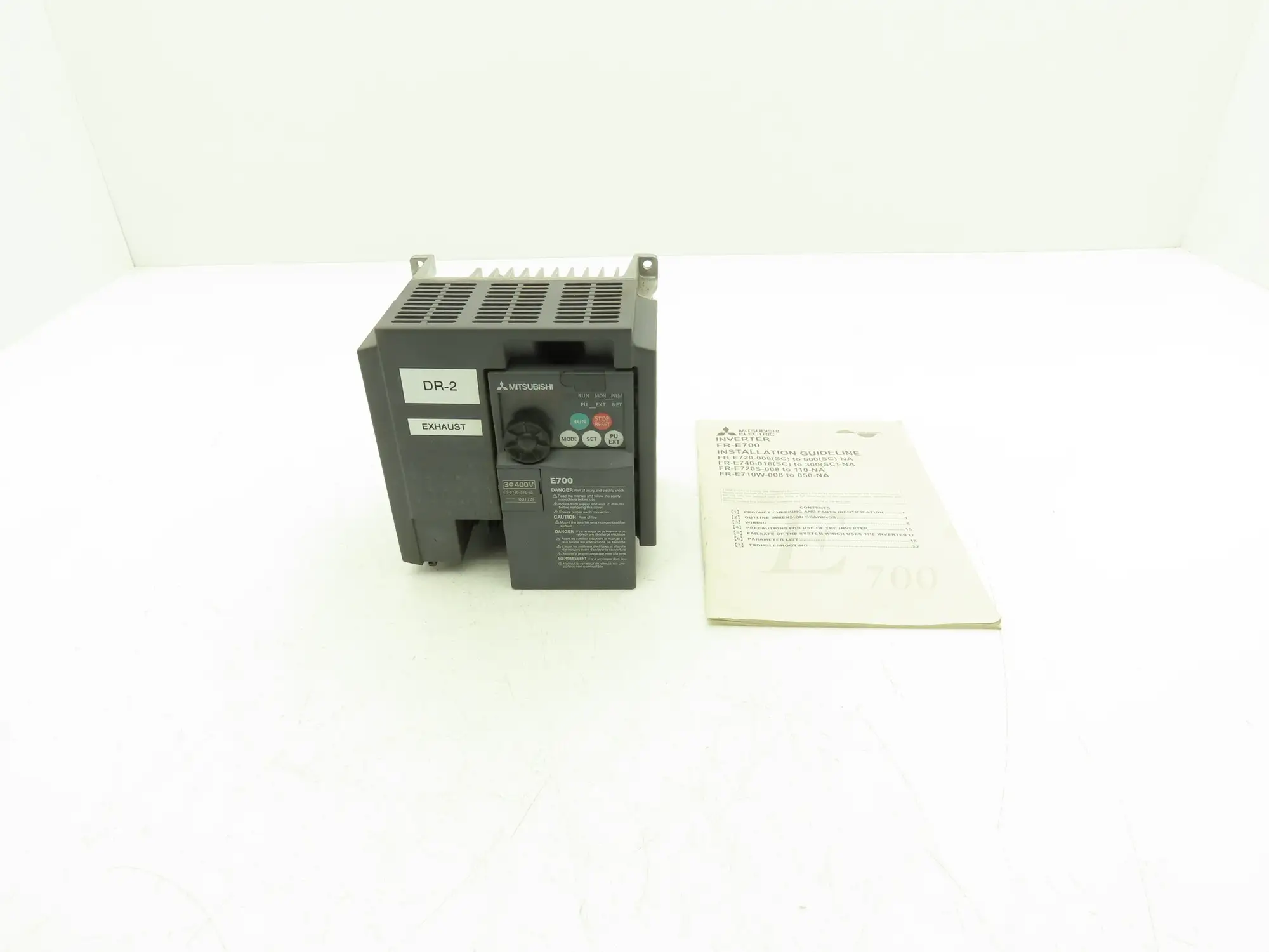 Mitsubishi FR-E740-026-NA E700 Inverter Drive 380/480VAC 2.6A Input 3PH 1Hp