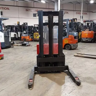 USED 2020 RAYMOND RSS40