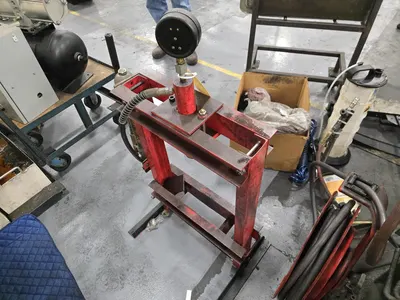Manual Hydraulic Press (Cylinder Needs Rebuild)