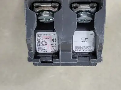 USED SQUARE D QOB220
