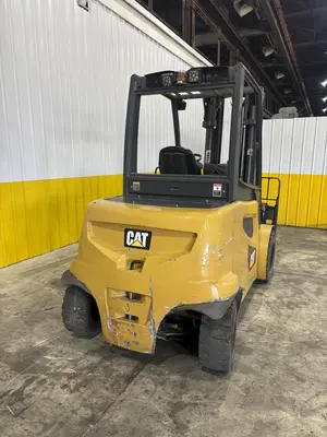 USED CAT 2EP11000