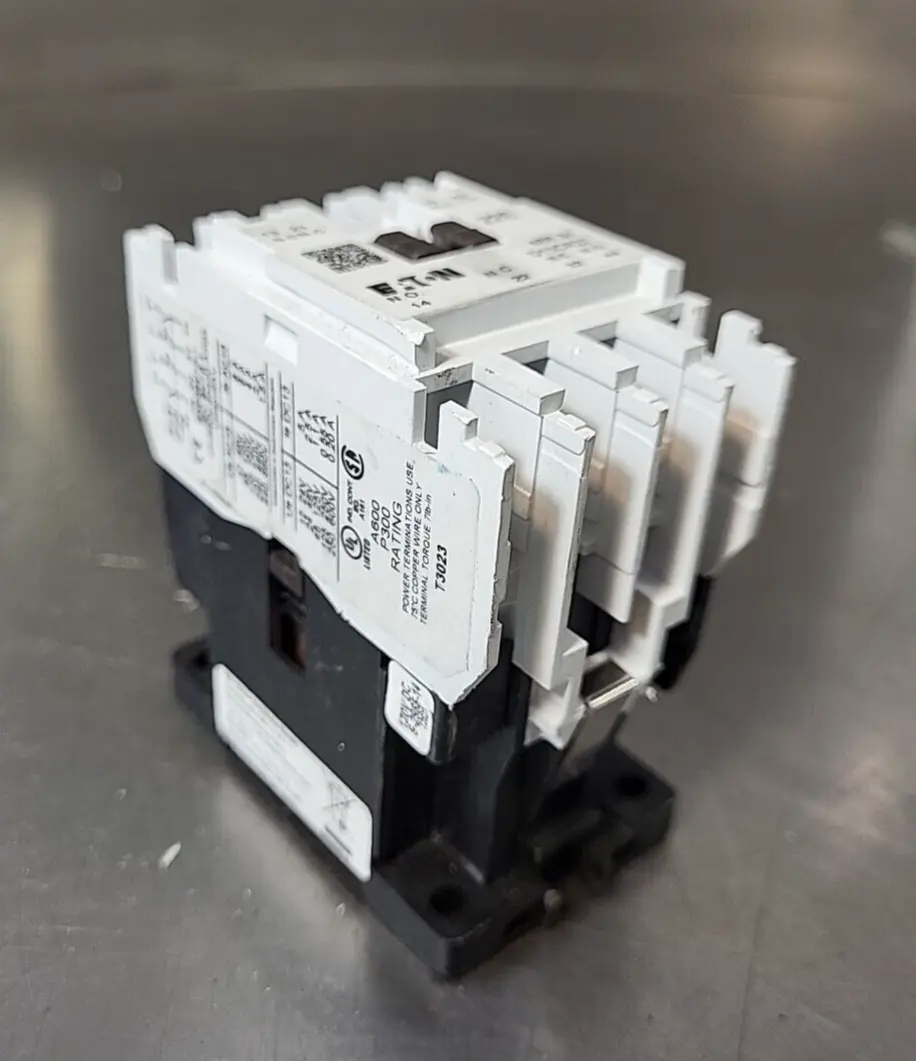 Eaton D15CR22AB SER.B1 Control Relay 120/240v-