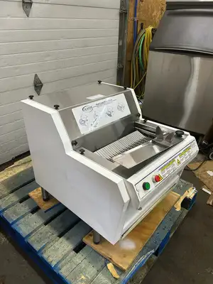Oliver 732-N Front-Load Bread Slicer,-1/2" 115v Fully Refurbished Tested and Working