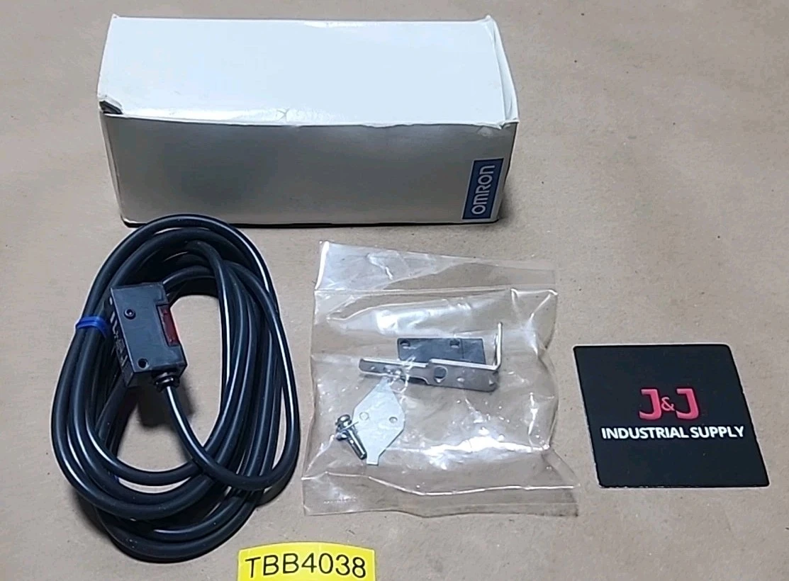 NEW Omron E3S-BT81-D