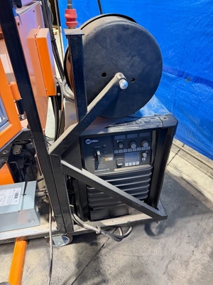 2022 KUKA KR6 Welding Cells | K.B. Industries LLC (9)