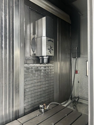 DOOSAN 5-axis Multi-purpose Vertical Machining Center, condition of a new, 1993 run hrs only