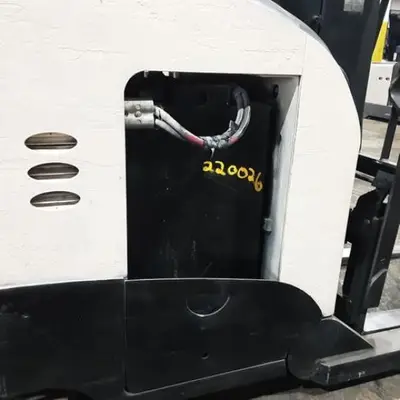 USED 2018 CROWN RR5725-45