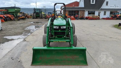 USED JOHN DEERE 4044M