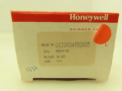 Honeywell Skinner U131K04900885 Solenoid Valve 2-Way NC 28VDC 150 PSI 1/4" NPT