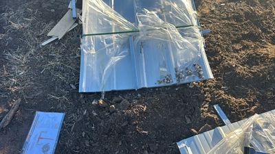 GALVANIZED CORRUGATED STEEL SHEET Few Damaged