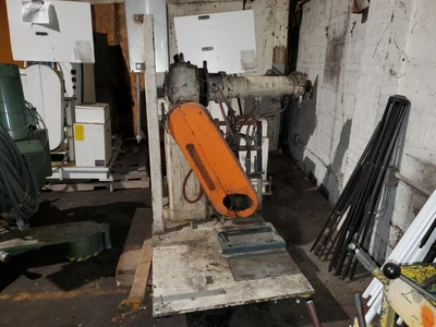 Royle 2" Rubber Extruder