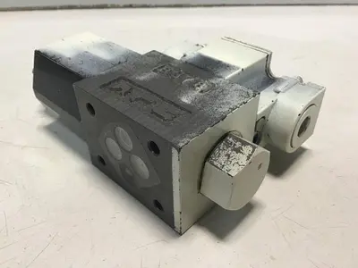 USED YUKEN DSG-01-2B2-D24-5079