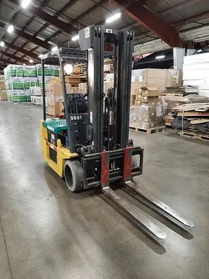 USED KOMATSU FORKLIFT