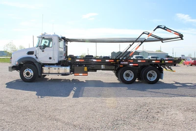 New | in-Stock 2025 MACK GRANITE 64BR Rolloff Trucks Texas US | Roll Off Truck World #1491919