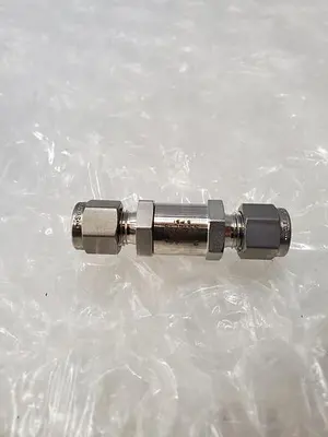 USED SWAGELOK SS-4C-5