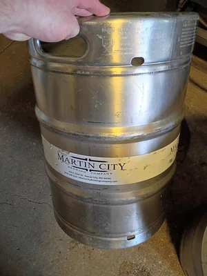 Used 1/2 BBL Sankey Kegs for Sale | Stainless Steel Half Barrel Kegs | Missouri