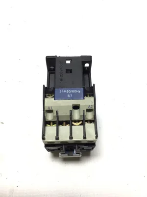Telemecanique LC1D1810 IEC Contactors 3HP 3PH 32/35A (Lot of 4)