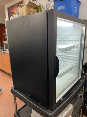 New | in-Stock Hubert New Hubert HUBM-3.5RBA 4.1 cu ft Refrigerated Lighted Merchandiser 120V Display Refrigerators Illinois US | Falcon Restaurant Supply #1375845
