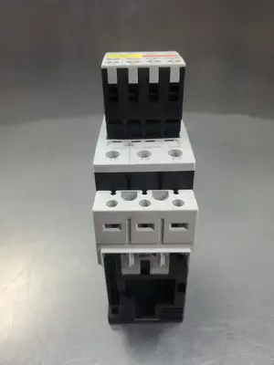 Siemens SIRIUS 3RT10363BB443MA0 Contactor w/3RH19212HA223AA1 Module. 4E48