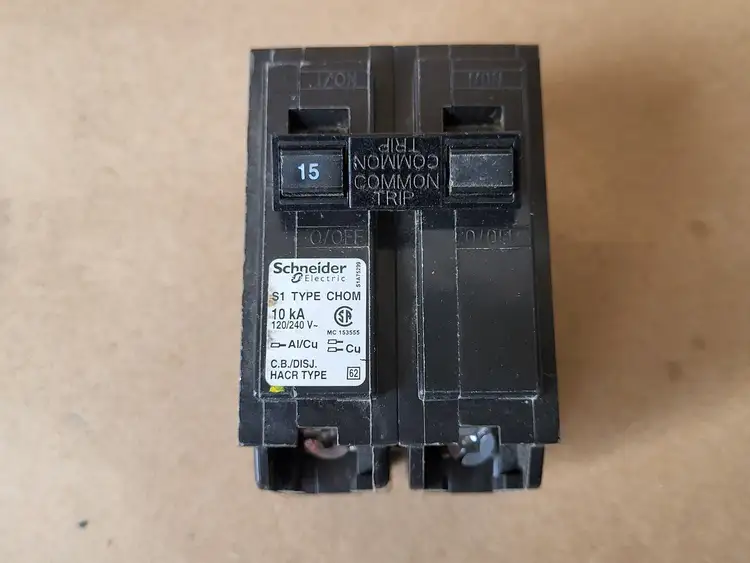 Used SCHNEIDER ELECTRIC CHOM215 Switchgears British Columbia CA | Lenmark #239002