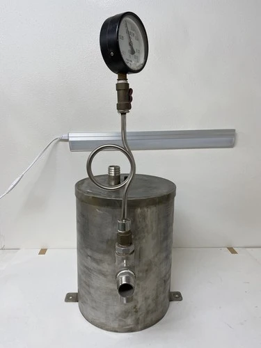 Stainless Steel OilLess Vacuum Pump Expansion Tank 13-3/4” Tall 10-3/4” Diameter