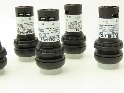Eaton C22 Compact Pushbutton 22.5mm 1NO Momentary Illuminated White Lot of 10