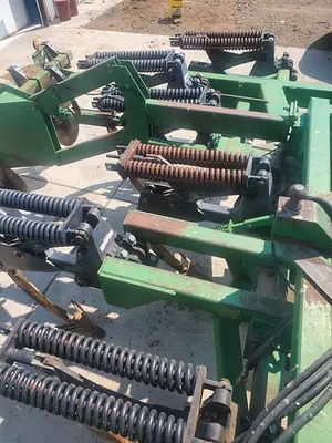 USED JOHN DEERE 2700