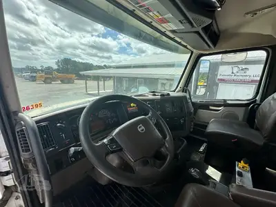Used 2017 VOLVO VHD84F200 Dump trucks South Carolina US | Palmetto Machinery #1427259