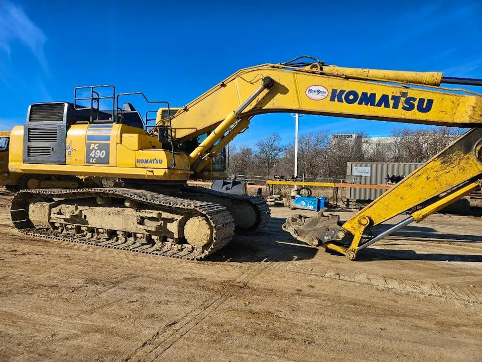USED 2020 Komatsu PC490LC-11