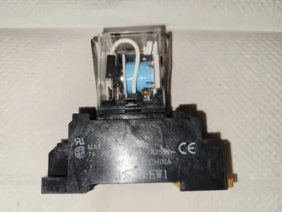 USED Omron MY2N 24 VDC