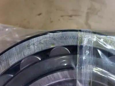 NEW SKF 23228 CC/W33