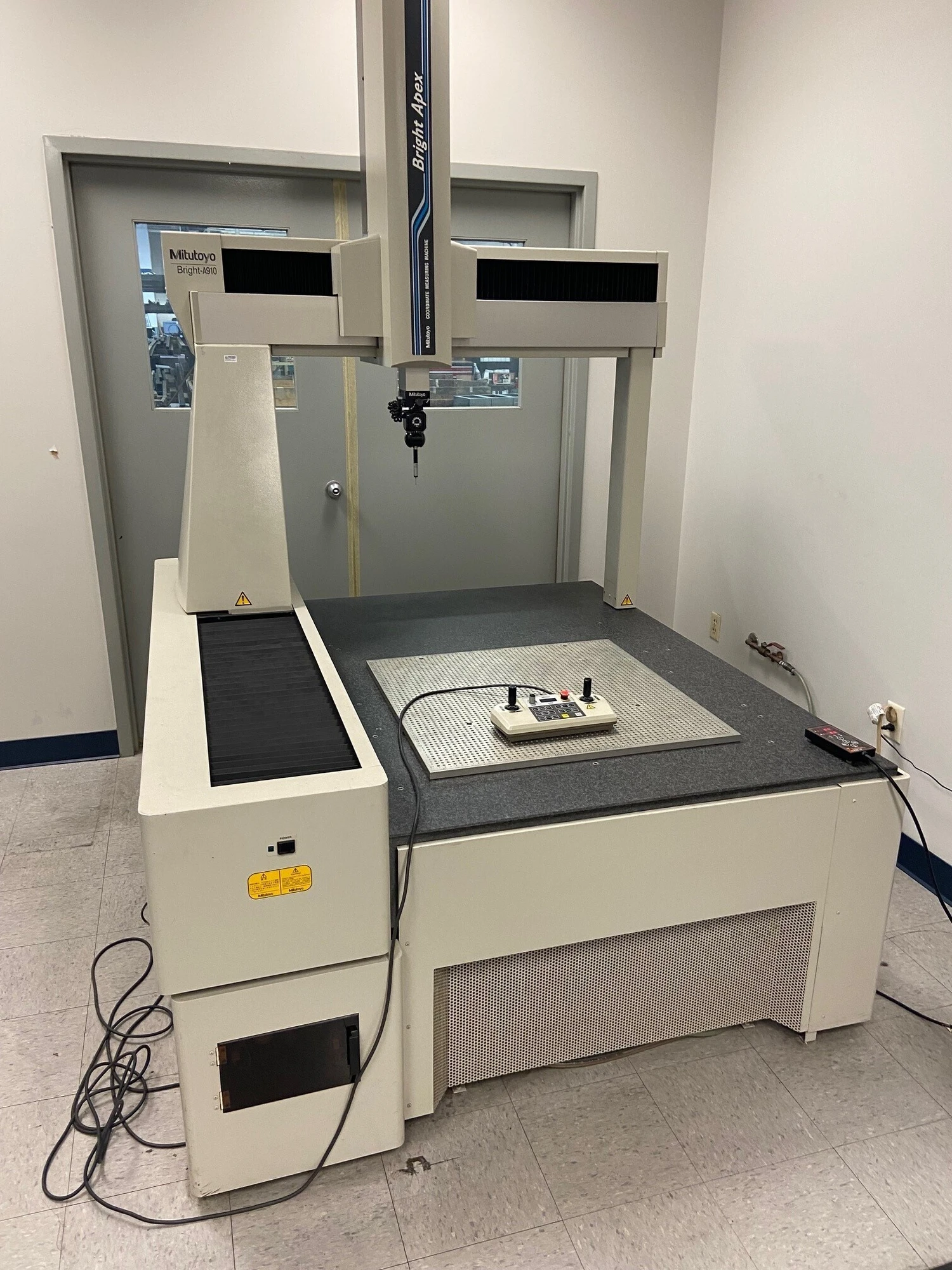 Used MITUTOYO BRIGHT 910 Coordinate Measuring Machines 91381