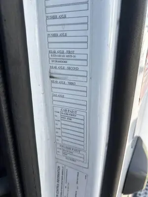USED 2021 VOLVO VNR42T300
